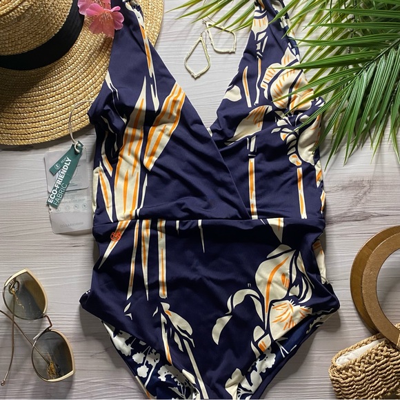 Maaji 🌼 Reversible Floral V-Neck Skimpy Plunge One Piece - Picture 2 of 15